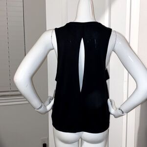 ❤️BRAND NEW Reebok Back Vent Women’s Tank Top